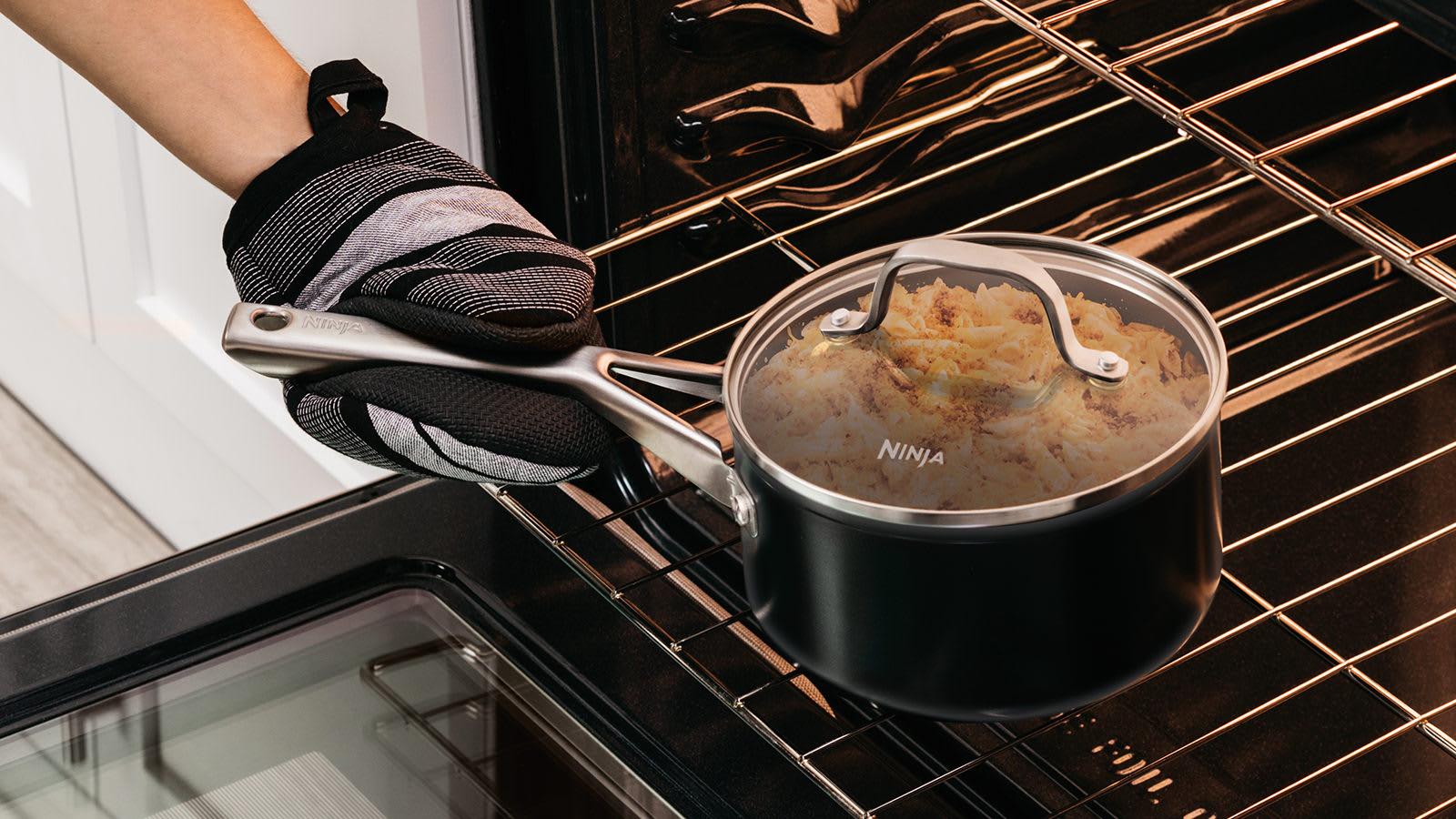 Ninja ZEROSTICK Essentials 18cm Saucepan with Lid Essentials